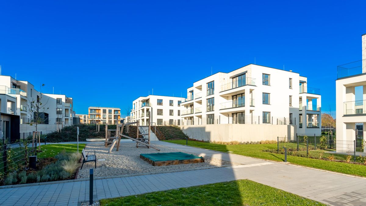 Konec levných fixací hypoték. Domácnostem vzrostou splátky o tisíce, úvěry navíc opět zdraží